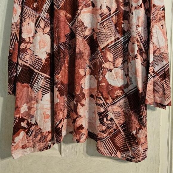 Light Burgundy 4X Top with Embellishment around Neckline - Picture 2 of 2